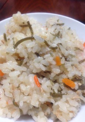 ツナ、にんじん、塩昆布の炊き込みご飯-レシピのメイン写真