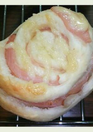 誰でも簡単!!手捏ねでハムマヨパン☆-レシピのメイン写真