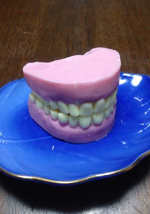 ドッキリ⁈入れ歯チョコ-レシピのメイン写真