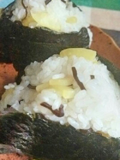 塩昆布とたくあんのおにぎり-レシピのメイン写真