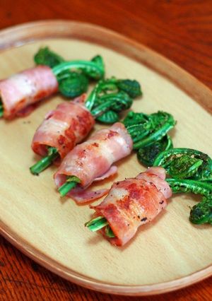 こごみのくるりんベーコン巻き-レシピのメイン写真