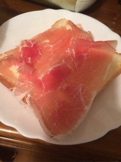 生ハムとマーガリンのオープンサンドv-レシピのメイン写真