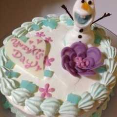 รูปของ ♡アナと雪の女王♡オラフケーキ
