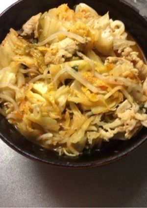 豚キムチからの〜キムチチゲv-レシピのメイン写真
