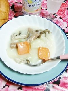 母の日。しめじたっぷりのホワイトシチュー-レシピのメイン写真