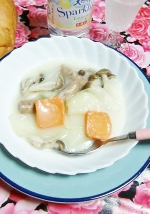 母の日。しめじたっぷりのホワイトシチュー-レシピのメイン写真