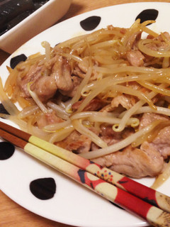 お腹いっぱい!豚肉ともやしの炒め物-レシピのメイン写真