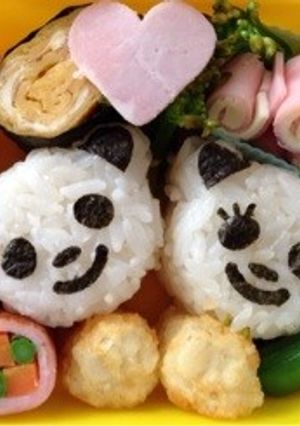 遠足に！つけまつげパンダのおにぎり-レシピのメイン写真