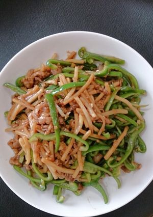 節約✨野菜多め♬お肉少なめ♬青椒肉絲✨-レシピのメイン写真