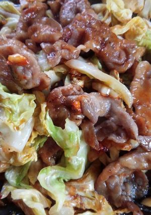 春キャベツと豚肉のにんにくバター醤油炒め-レシピのメイン写真