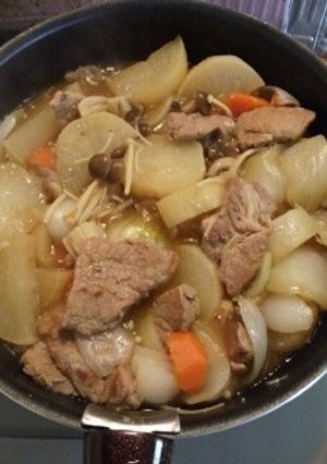 大人も子供も♪豚肉と新玉ねぎの煮込み-レシピのメイン写真
