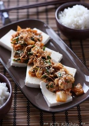豚ニラキムチを乗っけた豆腐のおかず-レシピのメイン写真