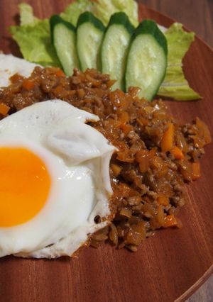 簡単カフェ飯♬挽肉と玉ねぎの甘辛丼-レシピのメイン写真