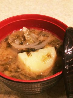 新玉ねぎと新じゃが、地のりのお味噌汁-レシピのメイン写真