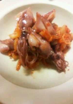 今日も飲むか？ホタルイカとキムチの和え物-レシピのメイン写真