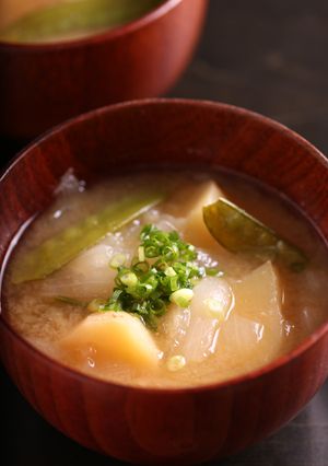 天然だしパックで作る 新玉ねぎの味噌汁-レシピのメイン写真