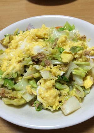 キャベツとシーチキン炒めon卵-レシピのメイン写真