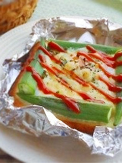 オクラ目玉焼きのピザトースト-レシピのメイン写真