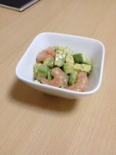 簡単えびアボカドのサラダ-レシピのメイン写真