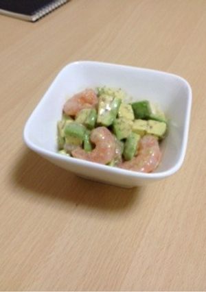 簡単えびアボカドのサラダ-レシピのメイン写真