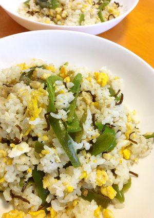 ピーマン、卵、シラス、塩昆布の炒飯-レシピのメイン写真