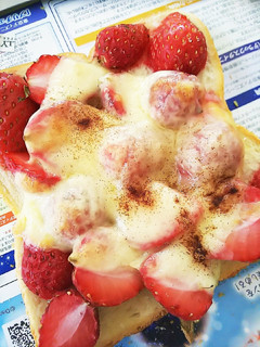 とろける♪ホットいちごチーズトースト-レシピのメイン写真