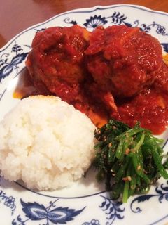 トマト缶で煮込みハンバーグ-レシピのメイン写真