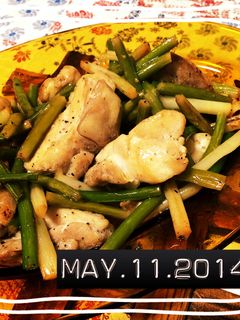 サッと簡単!鶏もも肉とニンニクの芽炒め-レシピのメイン写真