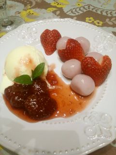 いちご白玉とバニラアイスいちごソースかけ-レシピのメイン写真