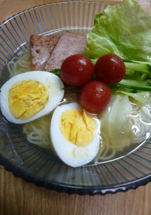スパム・ゆで卵・野菜の冷麵-レシピのメイン写真