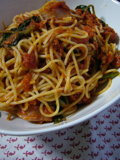ツナとほうれん草のトマトパスタ-レシピのメイン写真