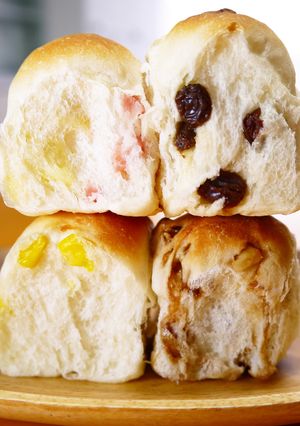 ４つの味の菓子パン♪ちぎりパン☆ランチ-レシピのメイン写真
