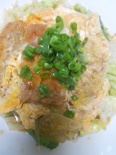 残ったメンチカツでメンチカツ丼-レシピのメイン写真