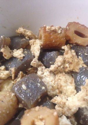 残ったおかか粉でこんにゃくと竹輪の煮物-レシピのメイン写真