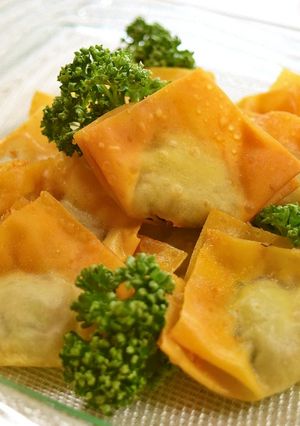 たっぷりパセリと牛ひき肉の揚げワンタン♪-レシピのメイン写真