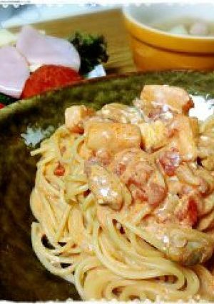 クリームチーズ＆トマトソースの魚介パスタ-レシピのメイン写真