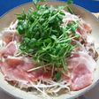 豚肉の薄切り・もやし・豆苗の蒸しなべ