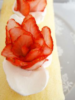 ♡ケーキデコに♡苺の飾り切り♪お花♡-レシピのメイン写真