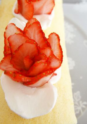 ♡ケーキデコに♡苺の飾り切り♪お花♡-レシピのメイン写真