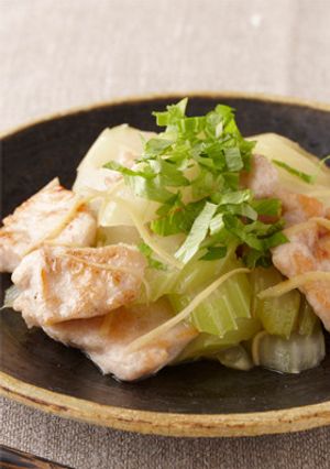 鶏むね肉としゃきしゃきセロリの生姜炒め-レシピのメイン写真