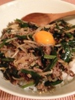 簡単❗️ニラもやし丼 ランチに-レシピのメイン写真