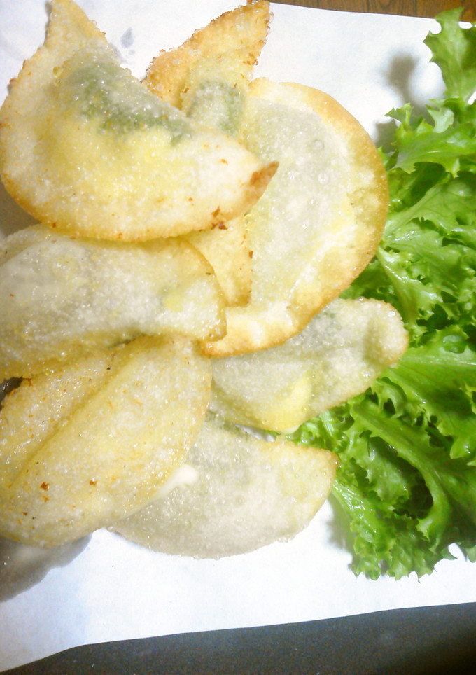 チーズと大葉を餃子の皮で包んでみました♪-レシピのメイン写真