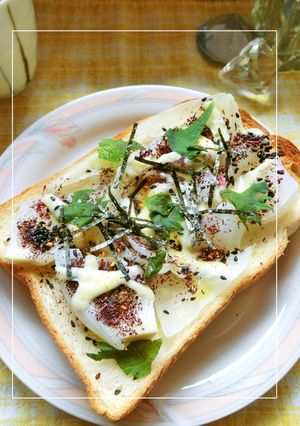 胡麻紫蘇香る❀ゴロゴロ新玉葱のトースト-レシピのメイン写真