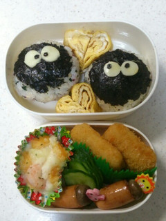 開けて楽しい!まっくろくろすけ弁当♪-レシピのメイン写真