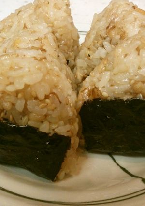 ☆おかかと天かすと白ごまで満足おにぎり☆-レシピのメイン写真