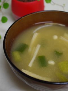 葉玉ねぎとえのきのお味噌汁♪-レシピのメイン写真