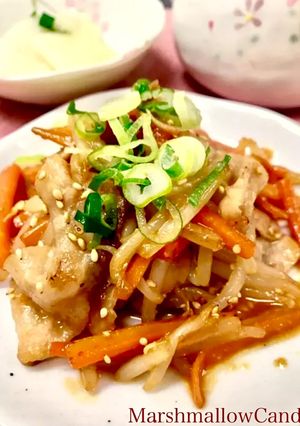 時短！豚バラ肉とモヤシのピリ辛みそ炒め-レシピのメイン写真