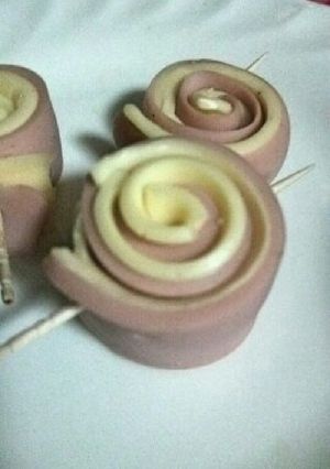 魚肉ｿｰｾｰｼﾞとﾁｰｽﾞのｸﾙｸﾙ巻き-レシピのメイン写真