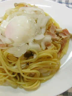 新玉ねぎと温玉乗せパスタ-レシピのメイン写真