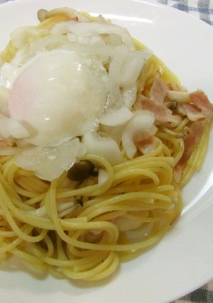 新玉ねぎと温玉乗せパスタ-レシピのメイン写真
